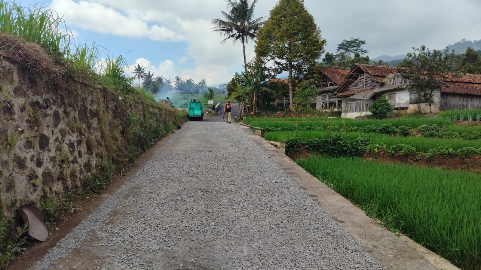 Perbaikan Jalan di Balai Desa
